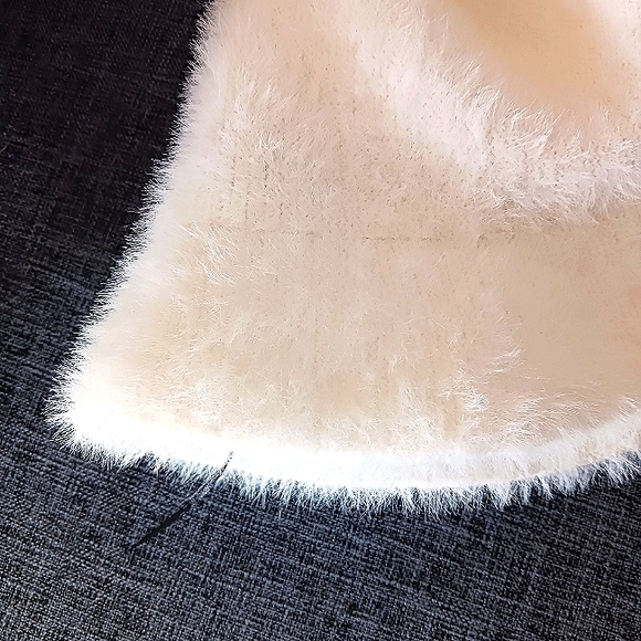 CREAM WHITE HAT soft fuzzy one size winter bucket cloche Like New faux angora - Picture 3 of 6